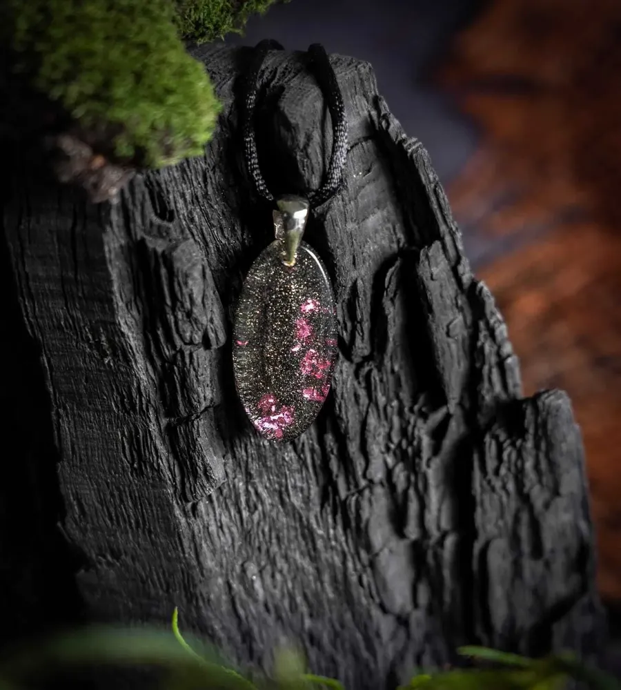 Jewelry - Bog Oak & Resin Pendant – Drop, 39x16x6 mm – Timeless Shadows - GLASS4CANDLES