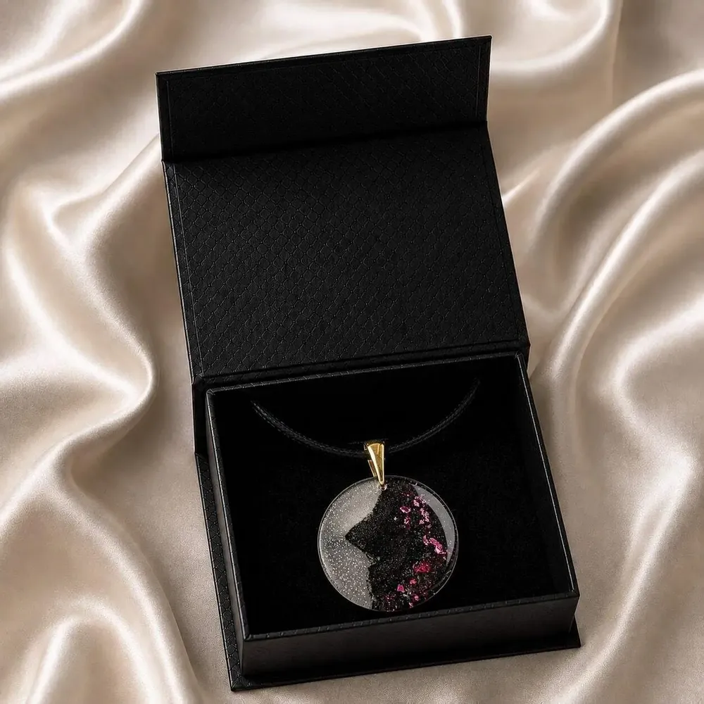 Jewelry - Bog Oak & Resin Pendant – Round, 39x38x6 mm – Timeless Shadows - GLASS4CANDLES