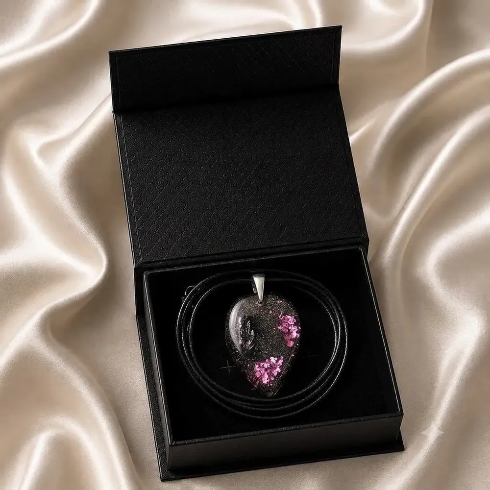 Jewelry - Bog Oak & Resin Pendant – Drop, 37x26x6 mm – Timeless Shadows - GLASS4CANDLES