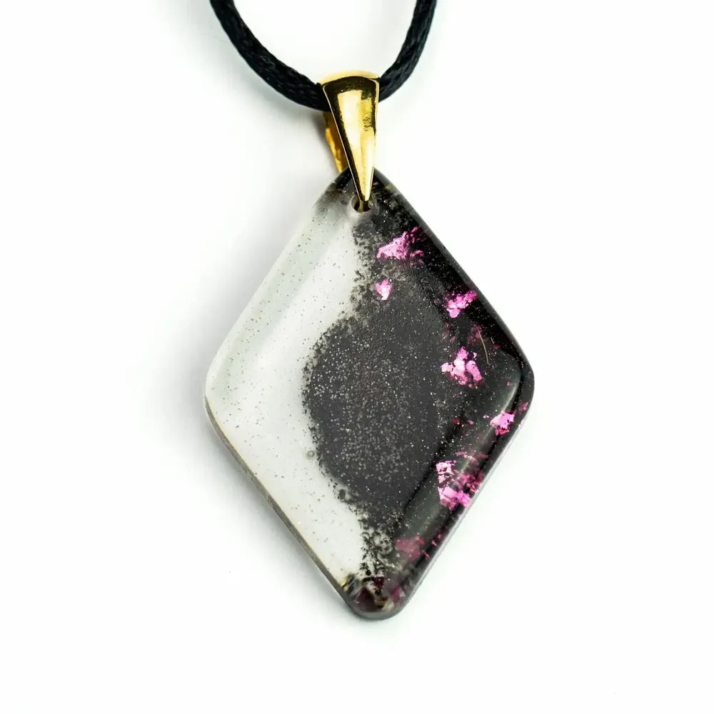 Jewelry - Bog Oak & Resin Pendant – Diamond, 37x26x6 mm – Timeless Shadows - GLASS4CANDLES