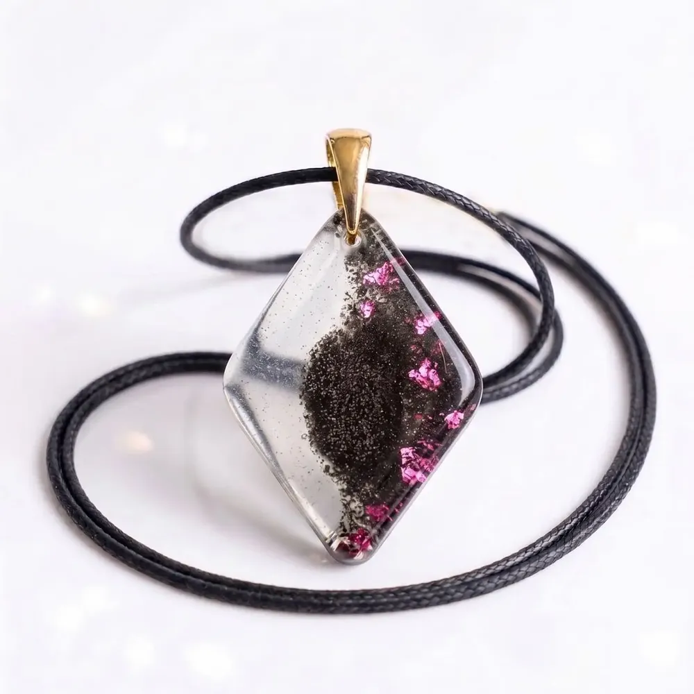 Jewelry - Bog Oak & Resin Pendant – Diamond, 37x26x6 mm – Timeless Shadows - GLASS4CANDLES