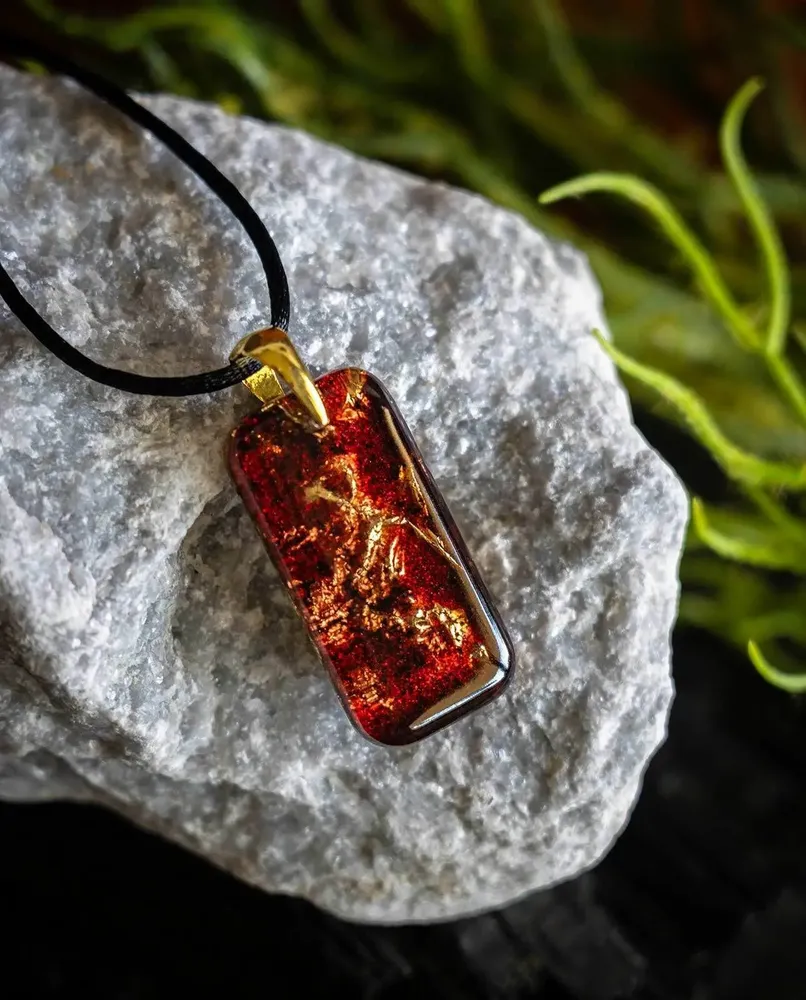Bijoux - Pendentif en résine et feuille dorée, 38x18x6 mm – Échos Dorés - GLASS4CANDLES