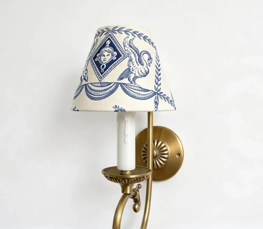 Hanging lights - Toile de Jouy flame-clip lampshade - CHATEAU TALES
