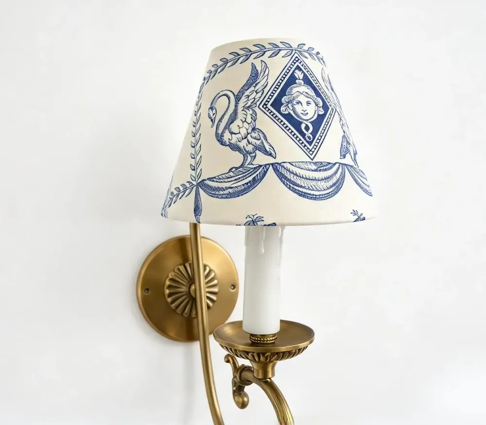 Hanging lights - Toile de Jouy flame-clip lampshade - CHATEAU TALES