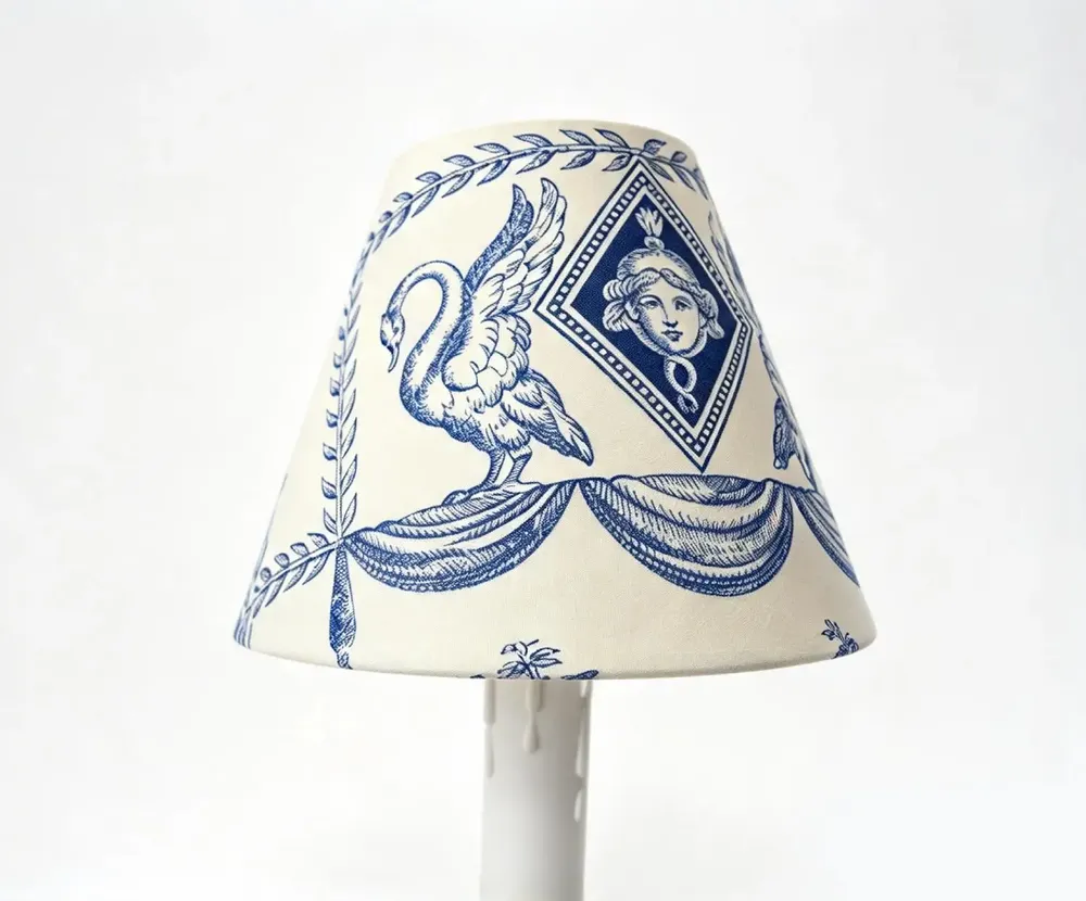 Hanging lights - Toile de Jouy flame-clip lampshade - CHATEAU TALES