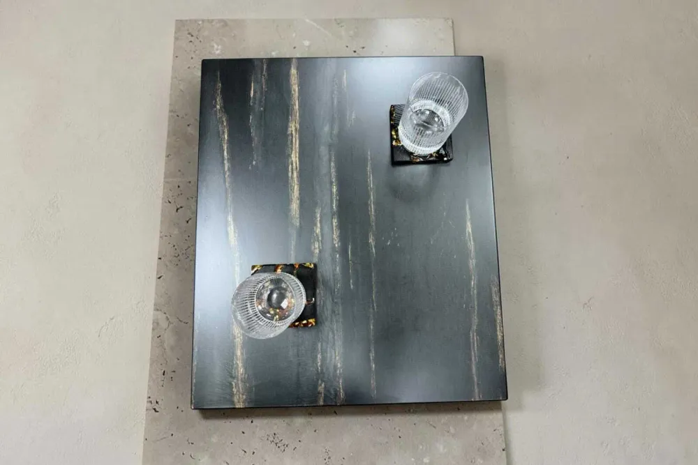 Tables basses - Table basse en chêne noir – rectangle, 45x59x49 cm – Copper Rift - GLASS4CANDLES