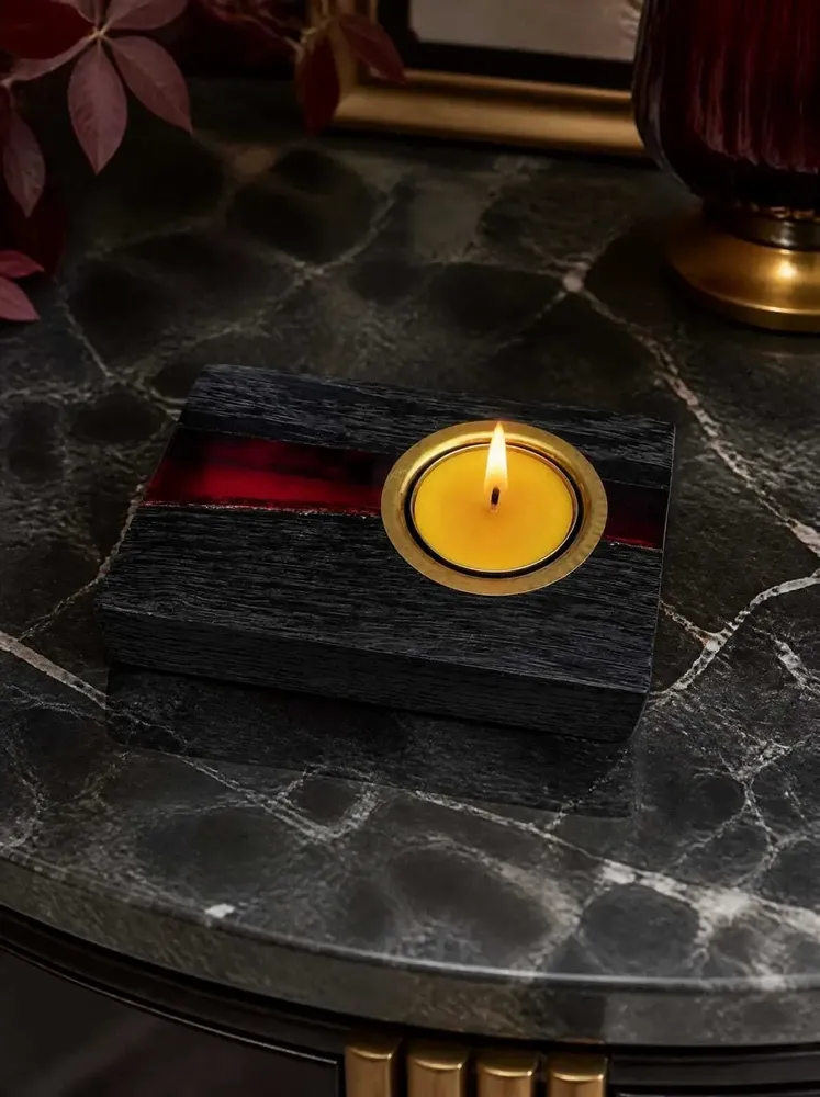Bougeoirs et photophores  - Bougeoir en chêne noir et métal doré, 30x120x80 mm – large bande rouge - GLASS4CANDLES