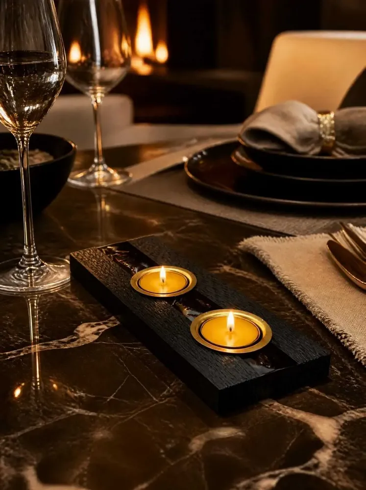 Bougeoirs et photophores  - Bougeoir en chêne noir et métal doré, 30x180x80 mm – modèle 2D0249 - GLASS4CANDLES
