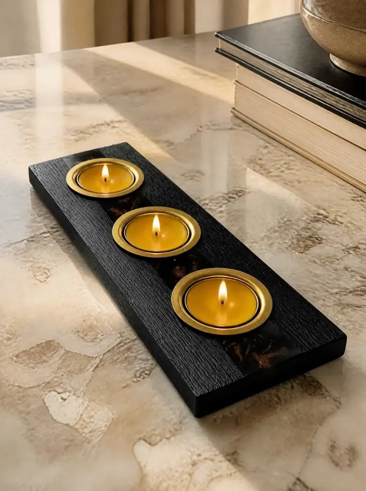 Bougeoirs et photophores  - Bougeoir en chêne noir et métal doré, 30x220x80 mm – modèle 3D0236 - GLASS4CANDLES
