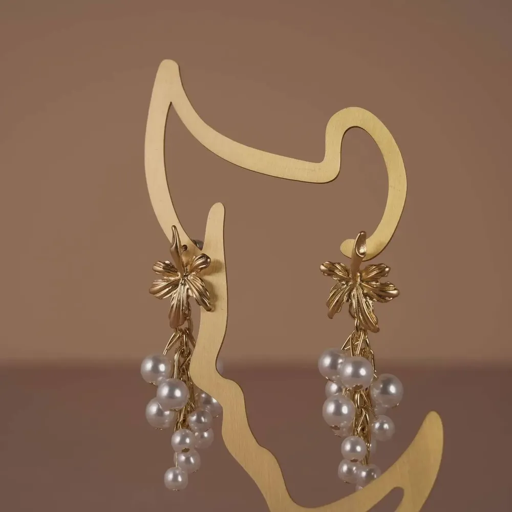 Objets de décoration - Porte-boucles d'oreilles silhouette en laiton - WHISPERING WOODS