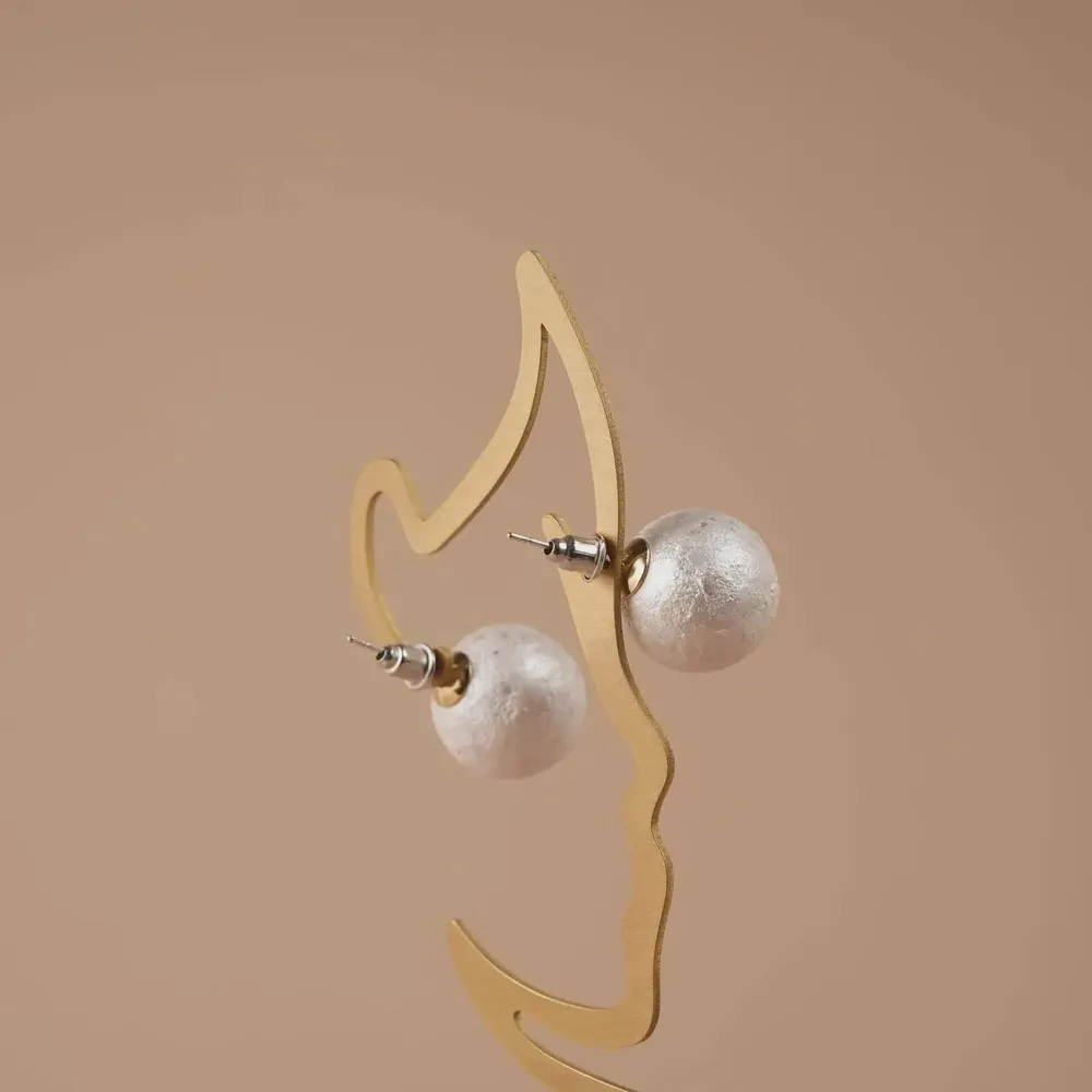 Objets de décoration - Porte-boucles d'oreilles silhouette en laiton - WHISPERING WOODS