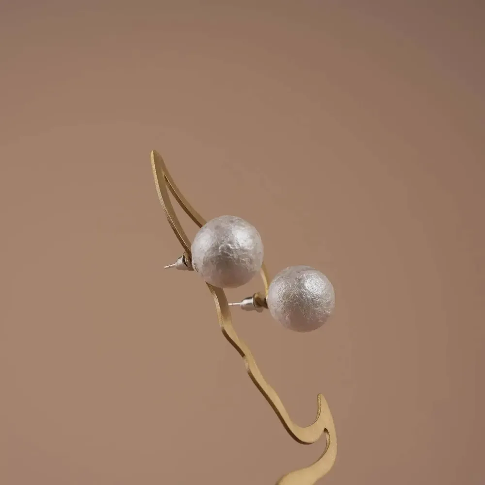 Objets de décoration - Porte-boucles d'oreilles silhouette en laiton - WHISPERING WOODS