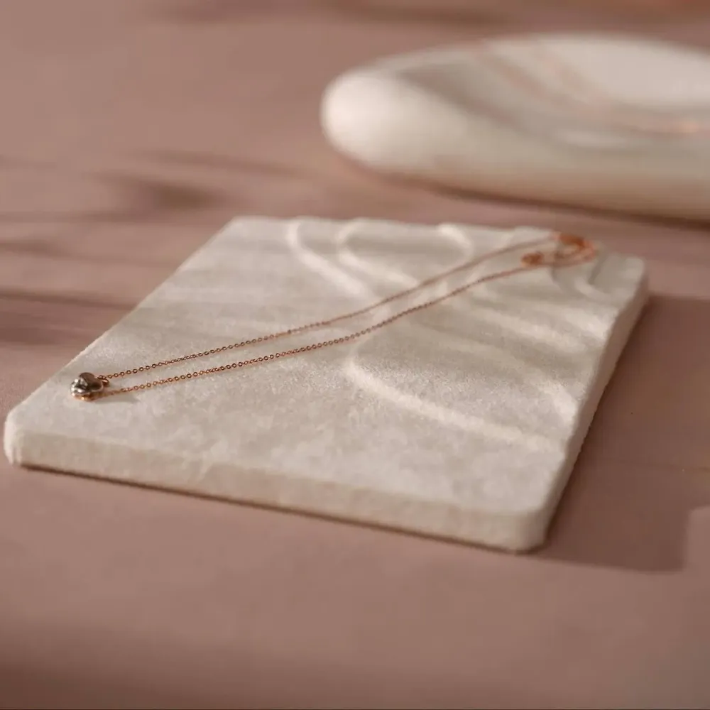 Plateaux - Ensemble de plateaux à bijoux en suédine végane et plâtre - WHISPERING WOODS