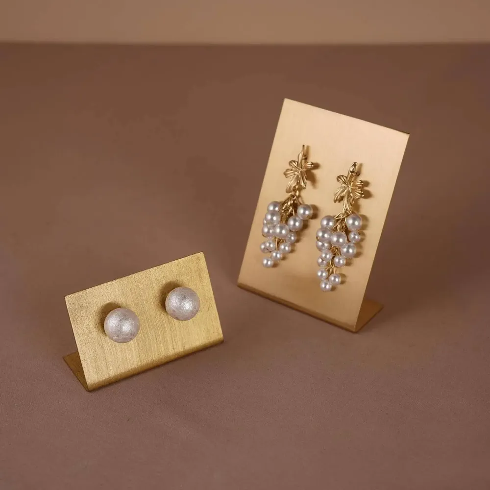 Objets de décoration - Porte-boucles d'oreilles en laiton massif, modèles bas et haut - WHISPERING WOODS