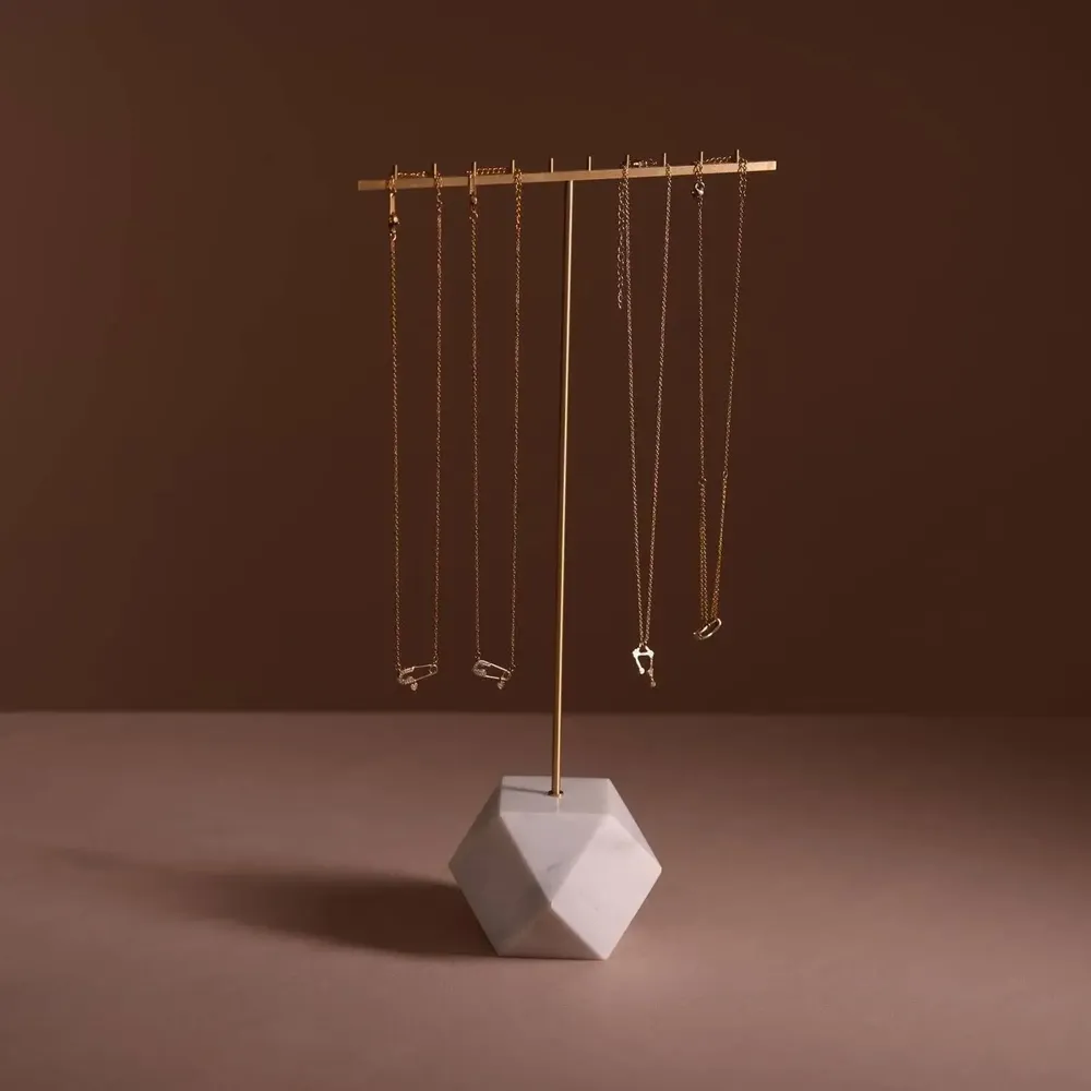 Objets de décoration - Présentoir à bijoux à barre en T en marbre et laiton - WHISPERING WOODS