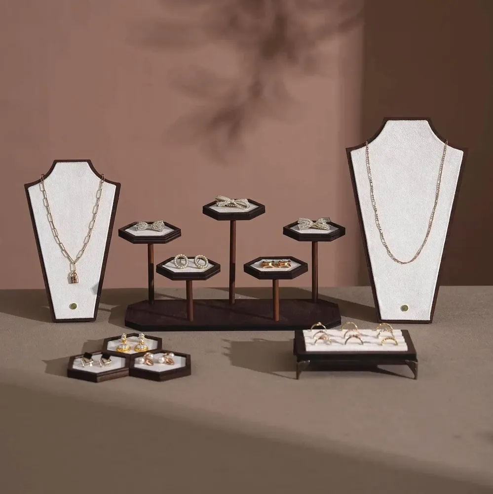 Decorative objects - Walnut Veneer Jewelry Display Set with Necklace Boards - WHISPERING WOODS