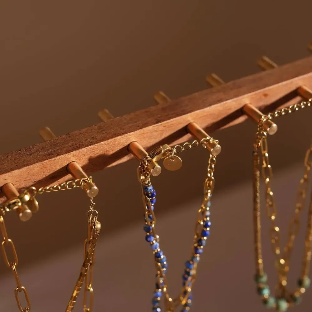 Objets de décoration - Présentoir à bijoux en noyer noir à barres en laiton - WHISPERING WOODS