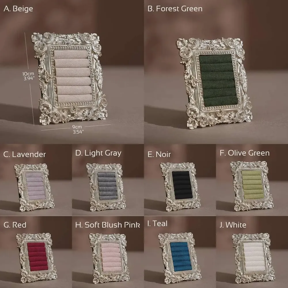 Objets de décoration - Cadre de présentation Rococo en résine argentée pour bagues - WHISPERING WOODS
