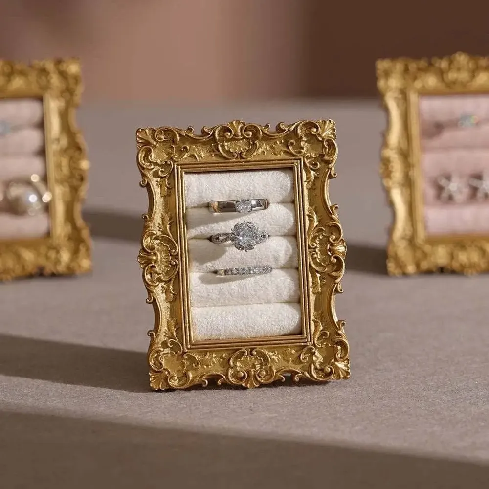 Objets de décoration - Cadre porte-bagues rococo doré Tableau - WHISPERING WOODS