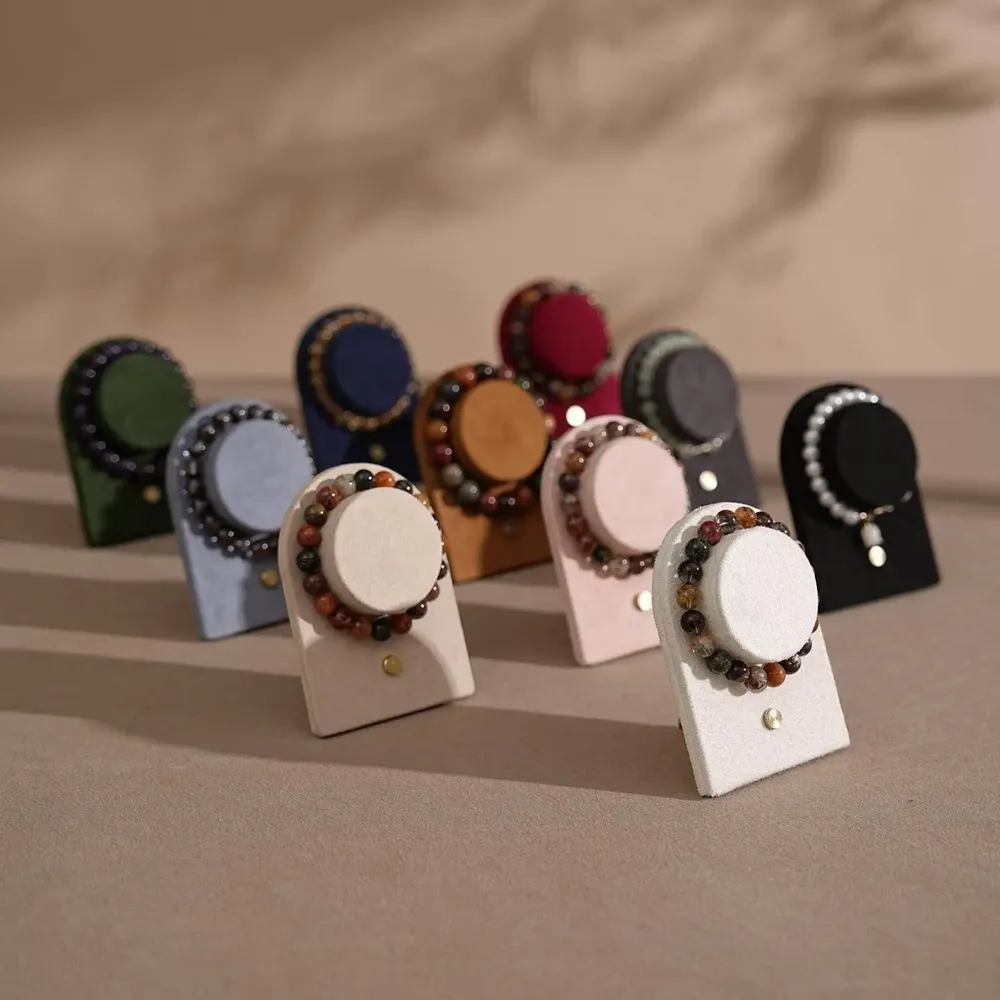 Objets de décoration - Porte-bracelets en suédine végane avec pied en laiton - WHISPERING WOODS
