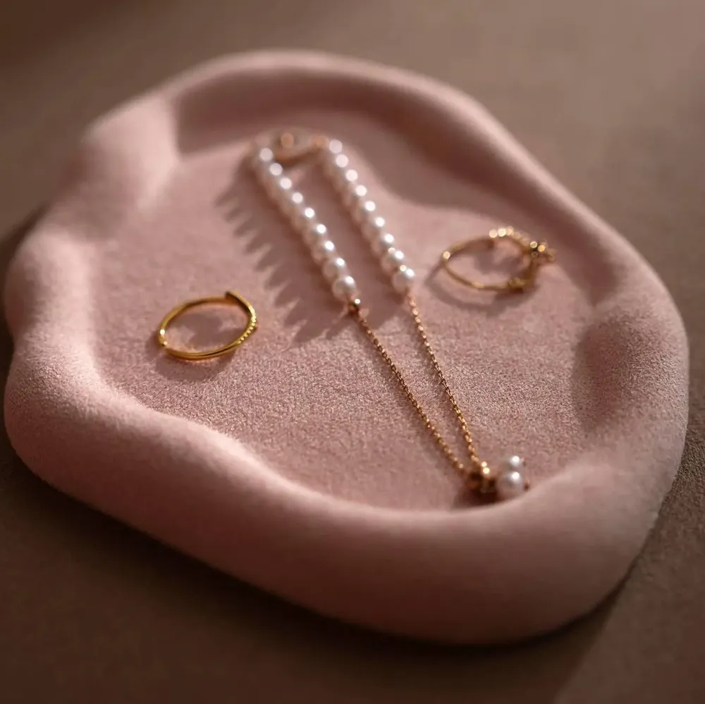 Plateaux - Coupelle à bijoux en forme de nuage en suédine végane - WHISPERING WOODS