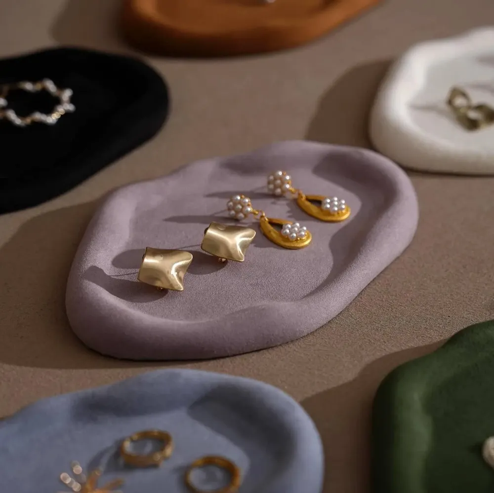 Plateaux - Coupelle à bijoux en forme de nuage en suédine végane - WHISPERING WOODS