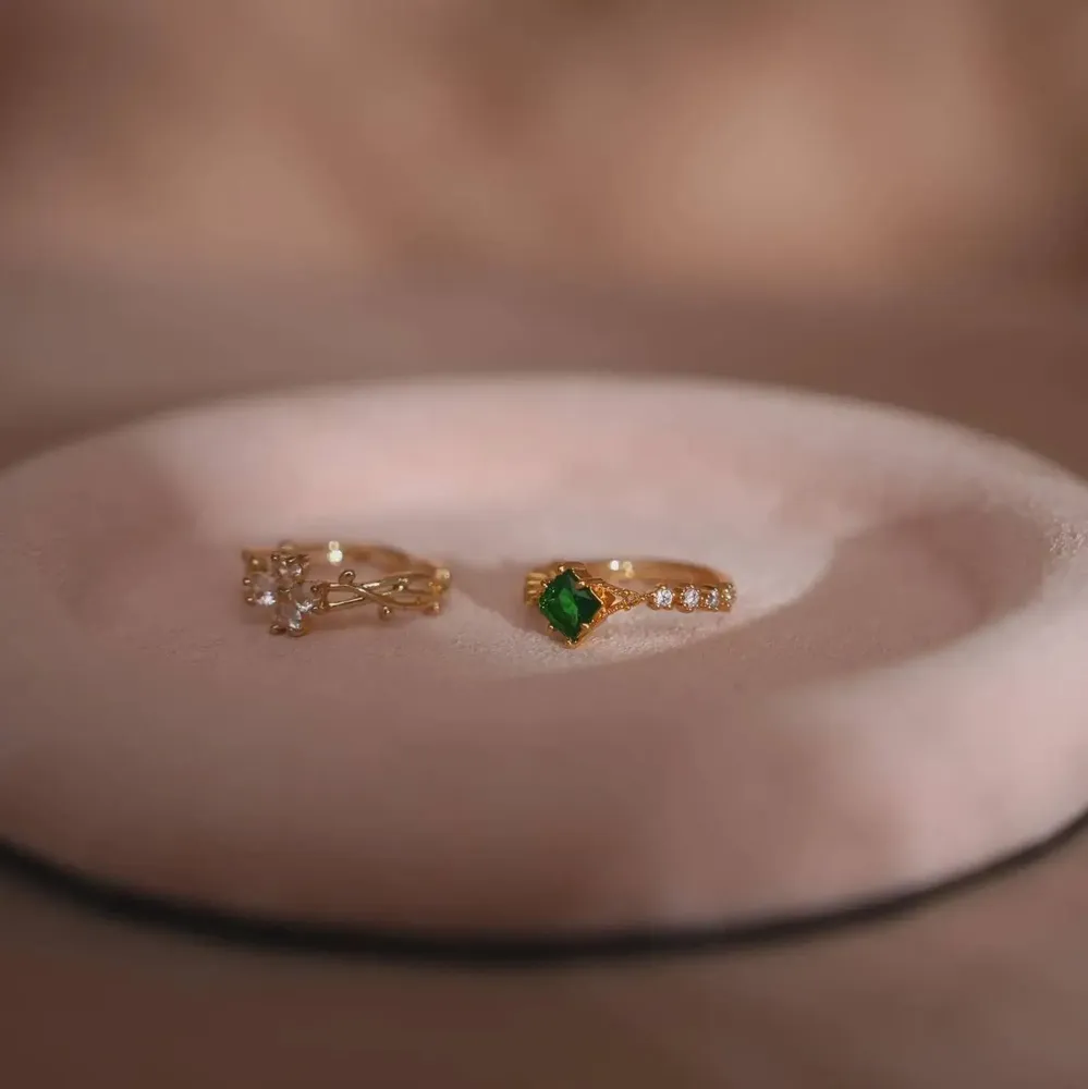Plateaux - Coupelle ronde à bijoux en suédine végane et plâtre - WHISPERING WOODS
