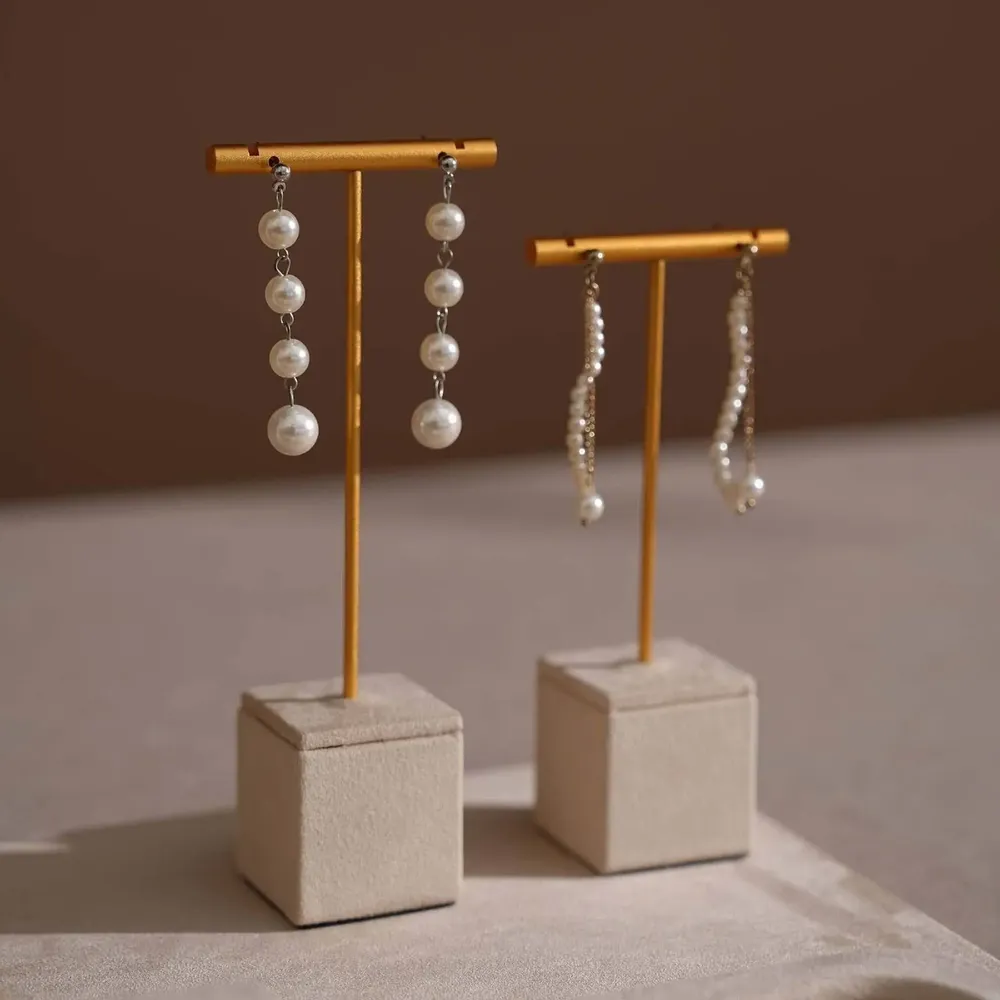 Objets de décoration - Ensemble de présentoirs à bijoux Vignette avec buste sur pied en hêtre - WHISPERING WOODS