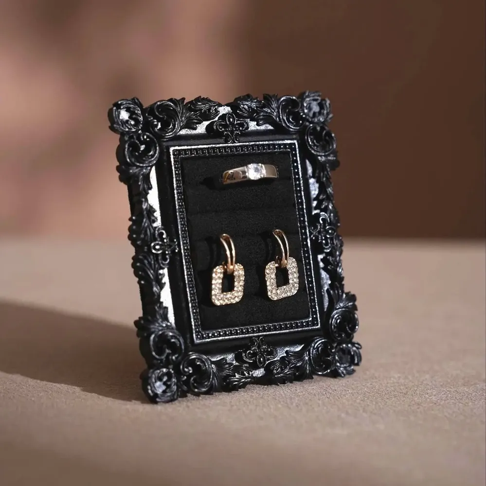 Decorative objects - Baroque Black Resin Frame Ring Holder - WHISPERING WOODS