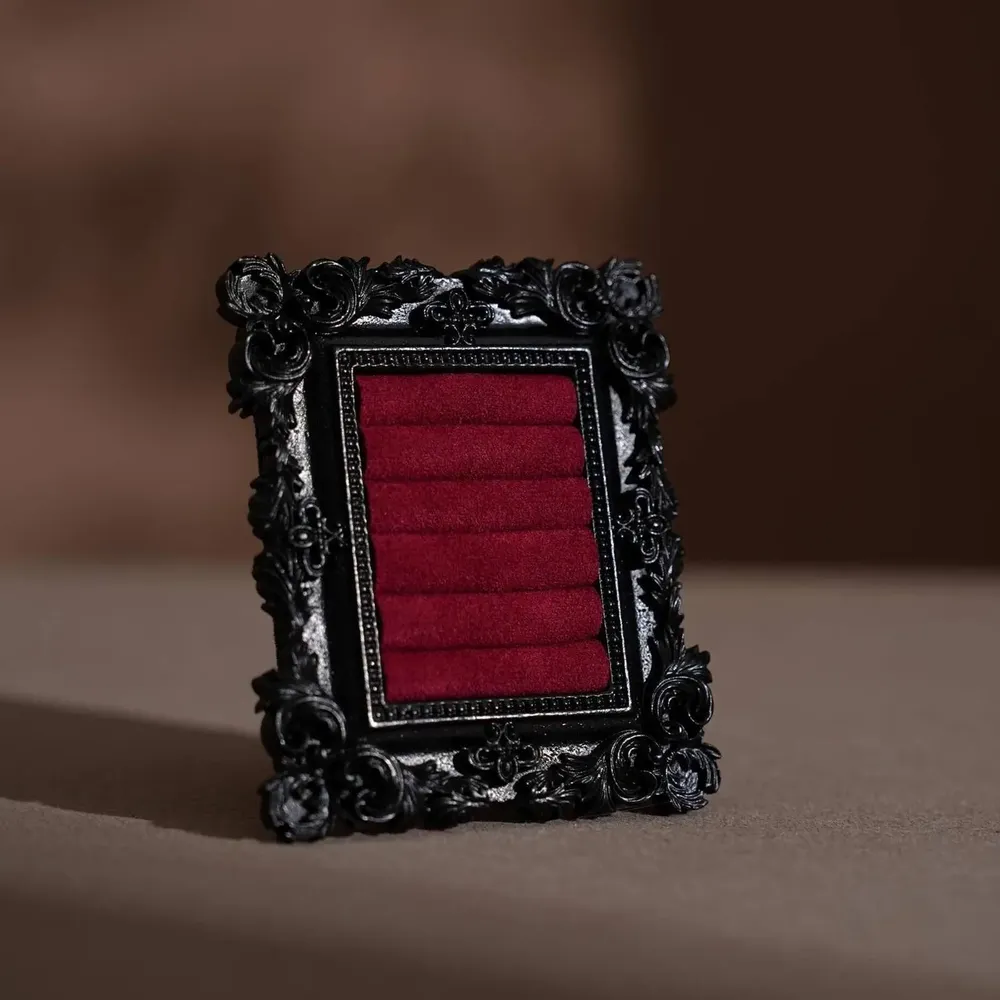 Decorative objects - Baroque Black Resin Frame Ring Holder - WHISPERING WOODS