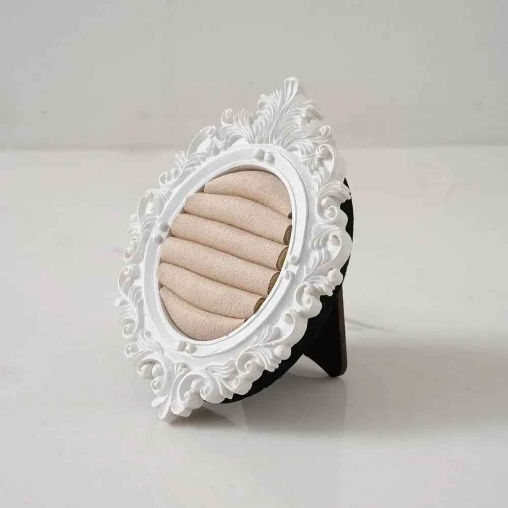 Objets de décoration - Cadre porte-bagues blanc de style vintage - WHISPERING WOODS