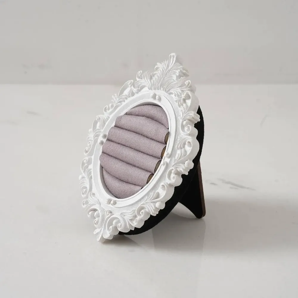 Objets de décoration - Cadre porte-bagues blanc de style vintage - WHISPERING WOODS