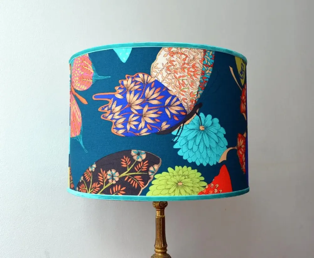 Lampes de table - Abat-jour motif papillons et fleurs - CHATEAU TALES