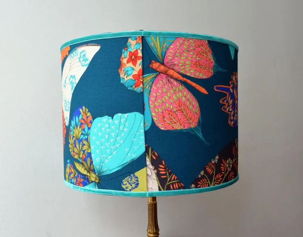 Lampes de table - Abat-jour motif papillons et fleurs - CHATEAU TALES