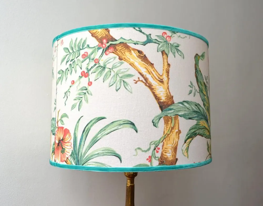 Table lamps - Lampshade with tropical pattern, parrots and flowers - CHATEAU TALES