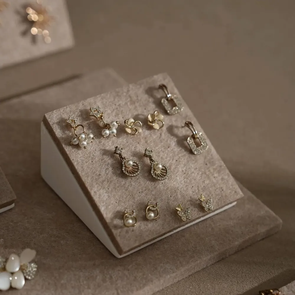 Jewelry - Beige Felt Jewelry Display Set - WHISPERING WOODS