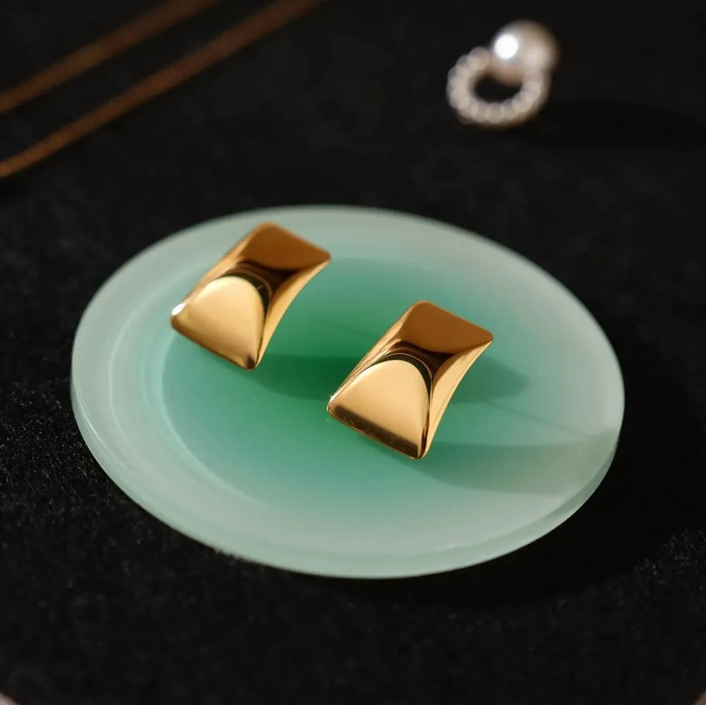 Jewelry - Black Felt Jewelry Display Set with Acrylic Accents - WHISPERING WOODS