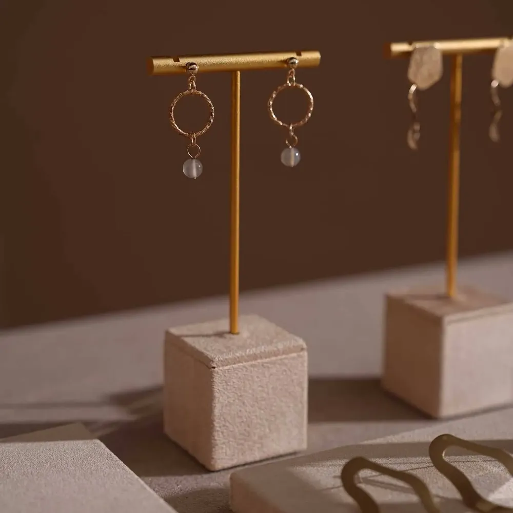 Jewelry - Beige Vegan Suede and Acrylic Jewelry Display Set - WHISPERING WOODS