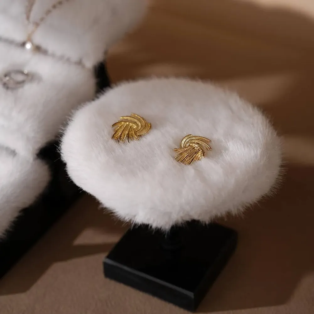 Jewelry - White Faux Fur Jewelry Display Stand Set - WHISPERING WOODS