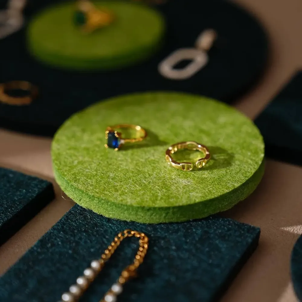 Jewelry - Two-Tone Green Felt Jewelry Display Set - WHISPERING WOODS