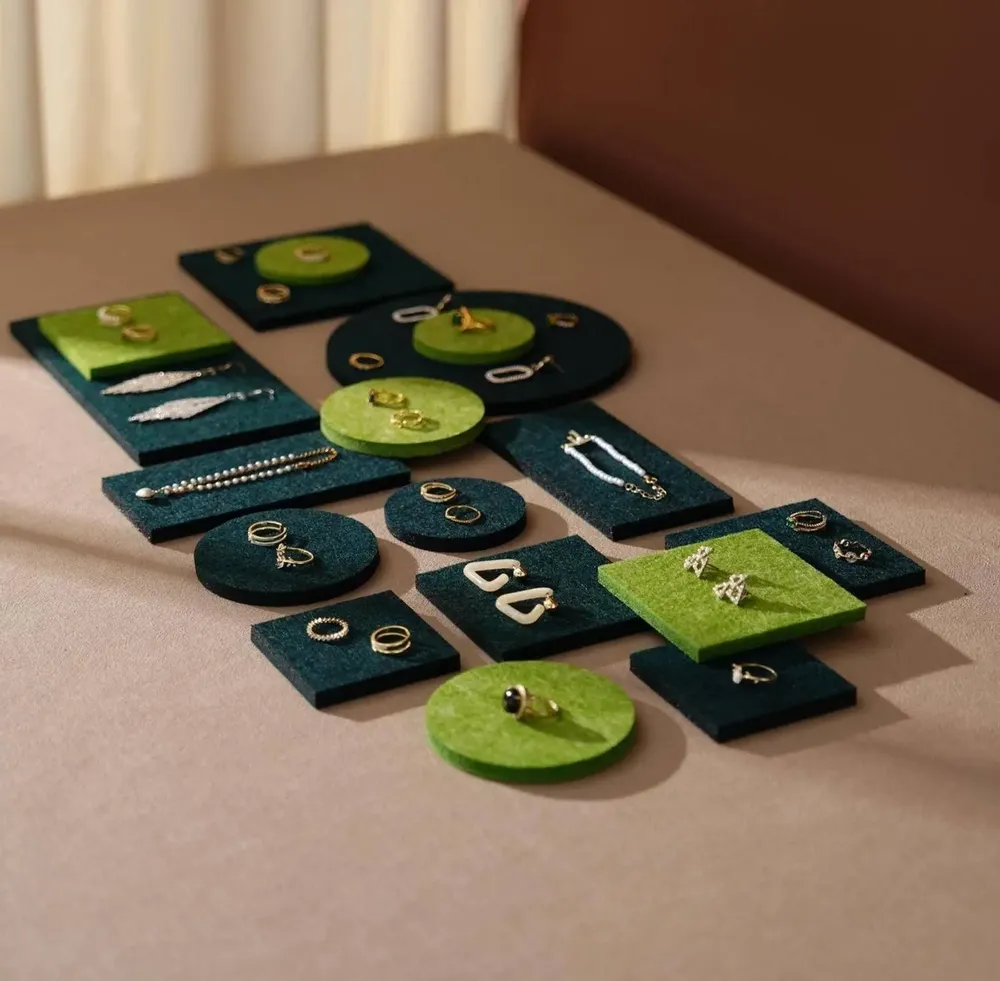 Jewelry - Two-Tone Green Felt Jewelry Display Set - WHISPERING WOODS