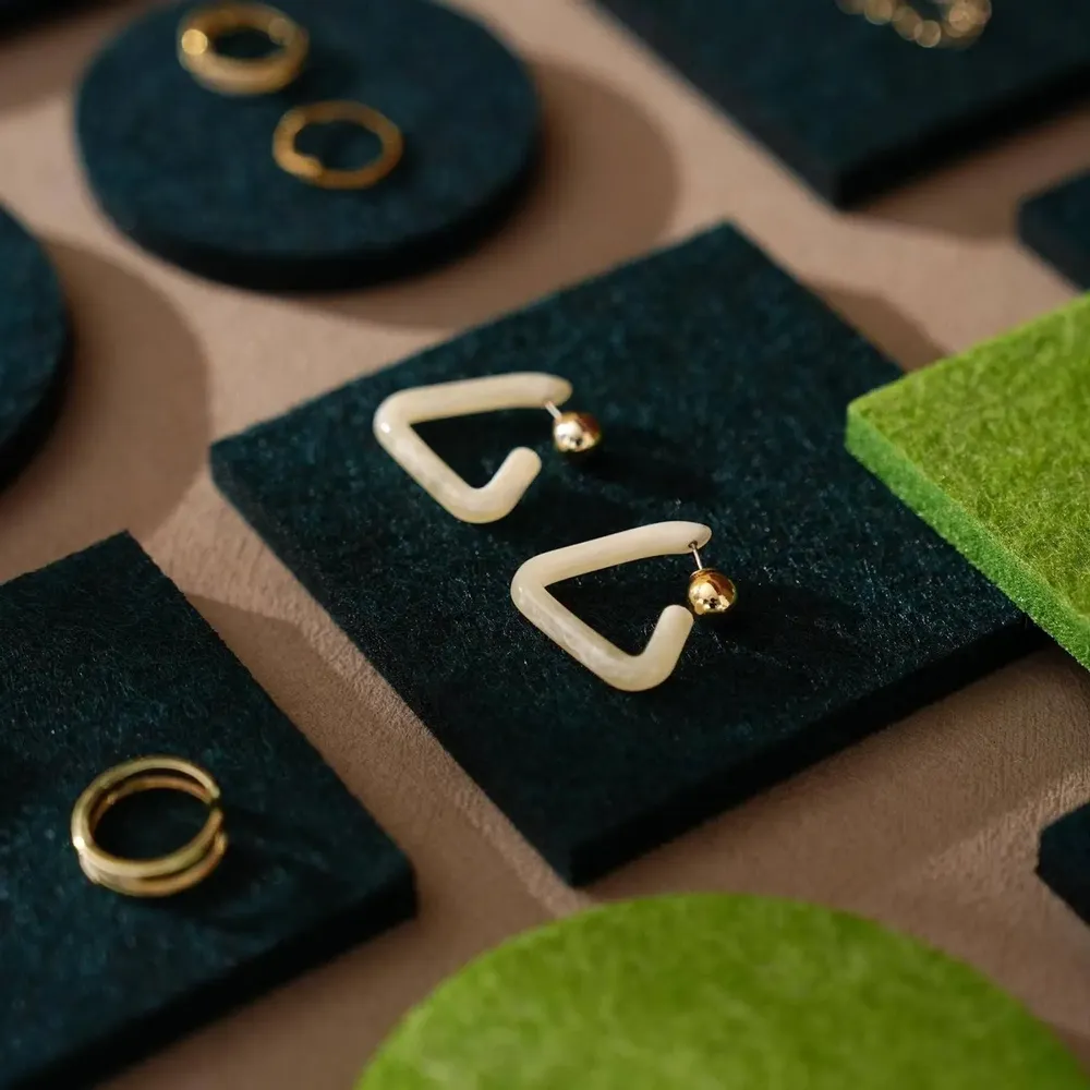 Jewelry - Two-Tone Green Felt Jewelry Display Set - WHISPERING WOODS