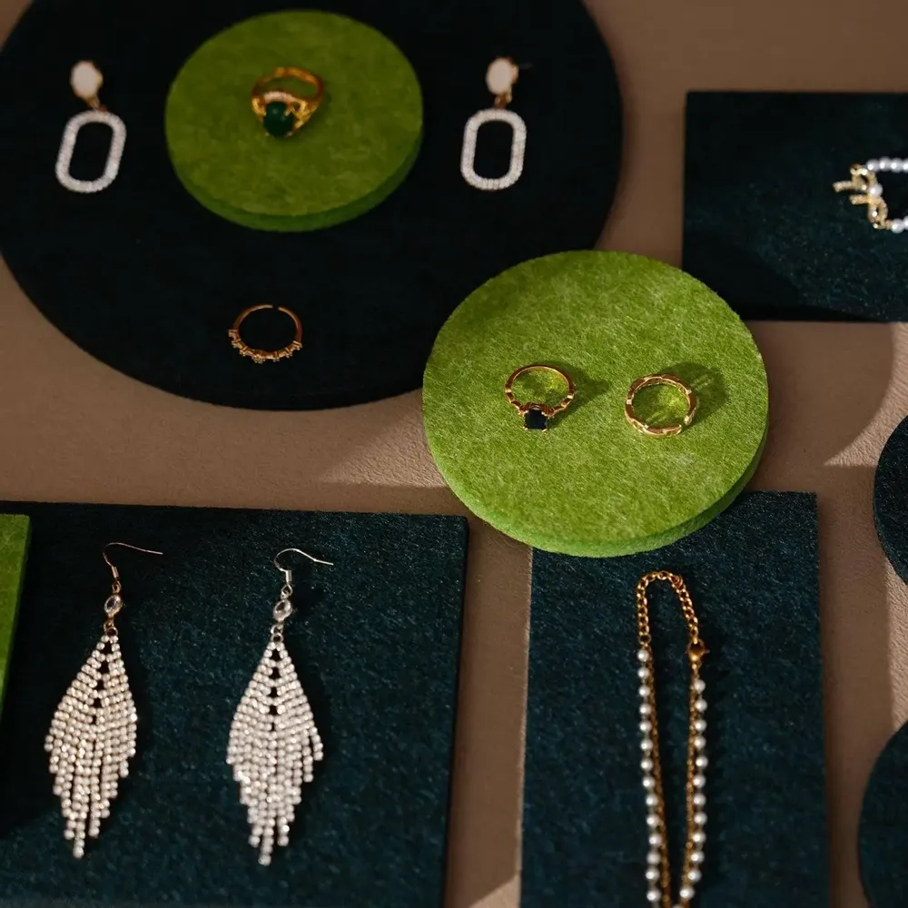 Jewelry - Two-Tone Green Felt Jewelry Display Set - WHISPERING WOODS