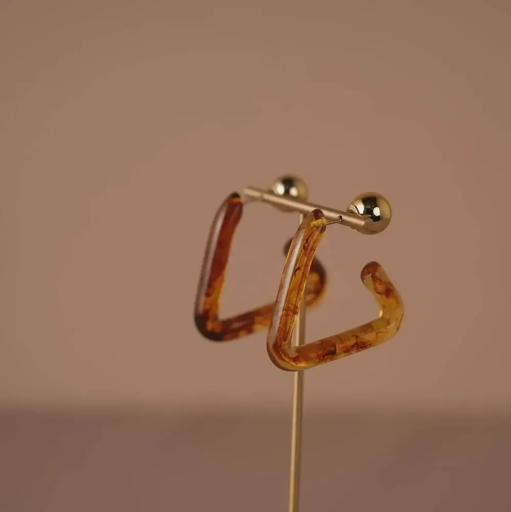 Jewelry - Minimalist Brass T-Bar Earring Stand - WHISPERING WOODS