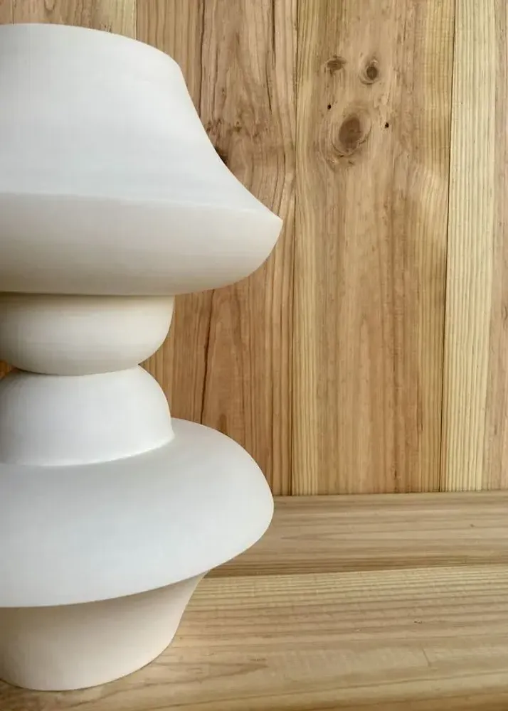 Ceramic - Sculptural, geometric vase in white porcelain - Oneiros E6 - CALLIGRAMME
