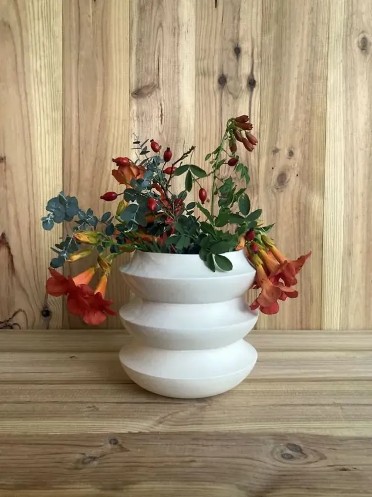 Pottery - Sculptural, geometric vase in white porcelain - Palindrome B4L - CALLIGRAMME