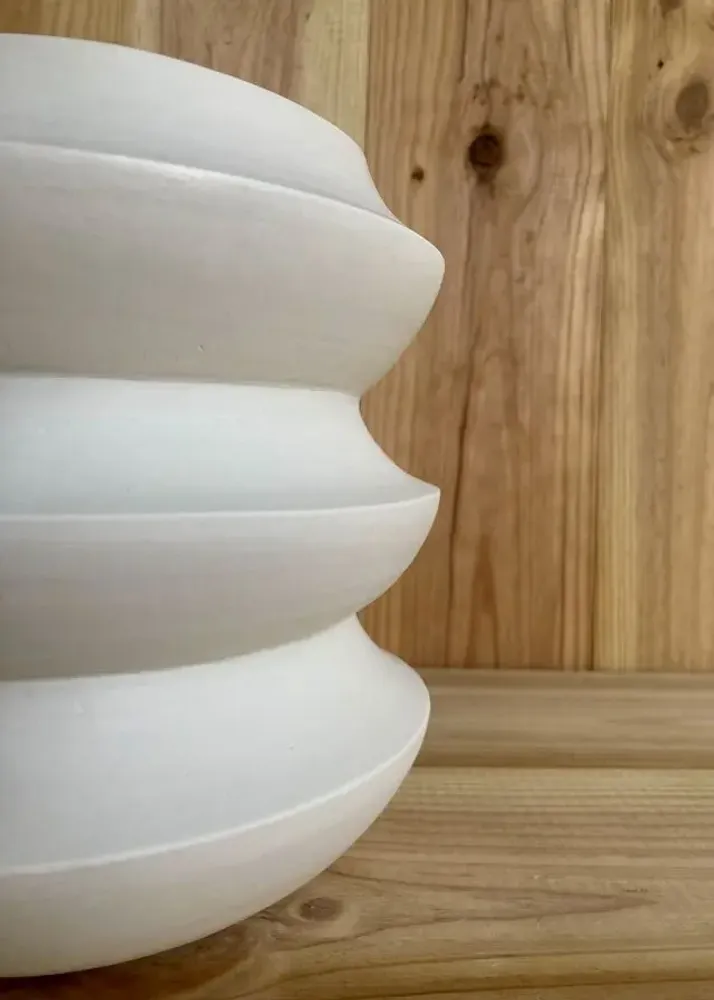 Pottery - Sculptural, geometric vase in white porcelain - Palindrome B4L - CALLIGRAMME