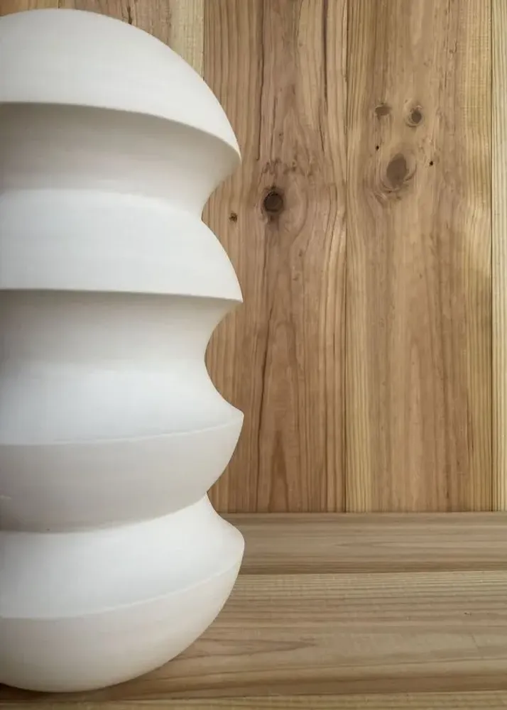 Objets design - Vase sculptural et géométrique en porcelaine blanche - Palindrome B6S - CALLIGRAMME