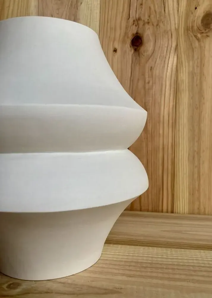 Objets de décoration - Vase sculptural et géométrique en porcelaine blanche - Palindrome C2L - CALLIGRAMME