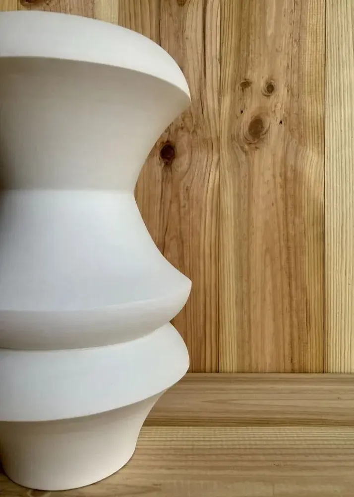 Pièces uniques - Vase sculptural et géométrique en porcelaine blanche - Palindrome C3L - CALLIGRAMME